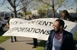 Honduran mother wins asylum case but remains in federal custody